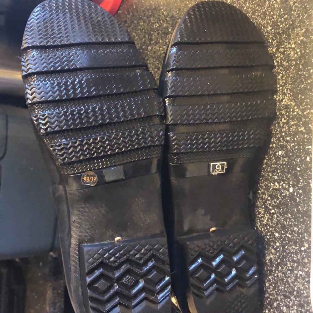 BCBGMAXAZRIA Black Studded Grommet Rainboots - Picture 4 of 13